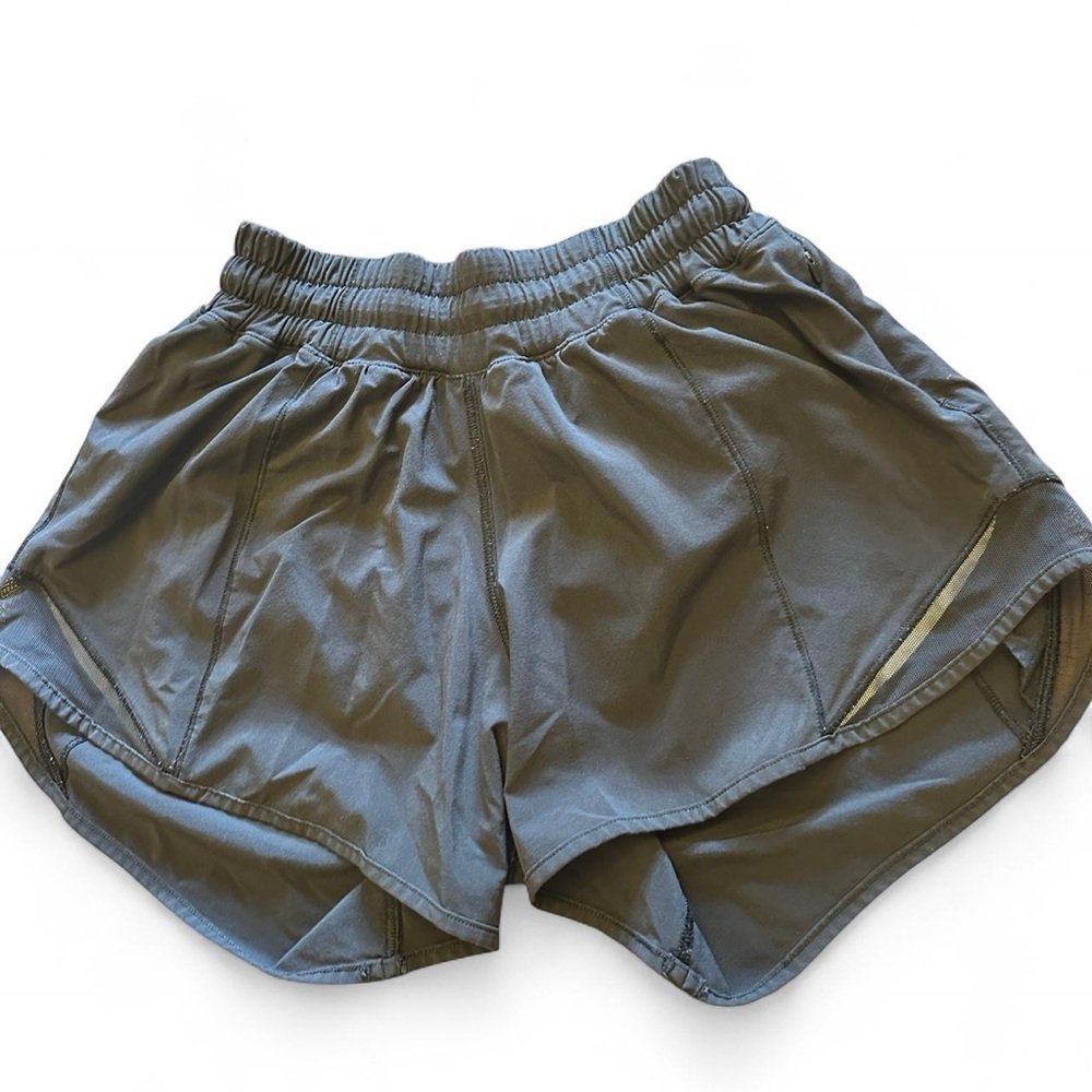 lululemon athletica Women's Black Hotty Hot shorts